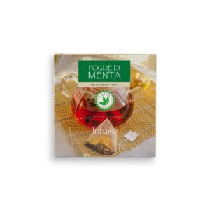 Infuso foglie di menta in filtro