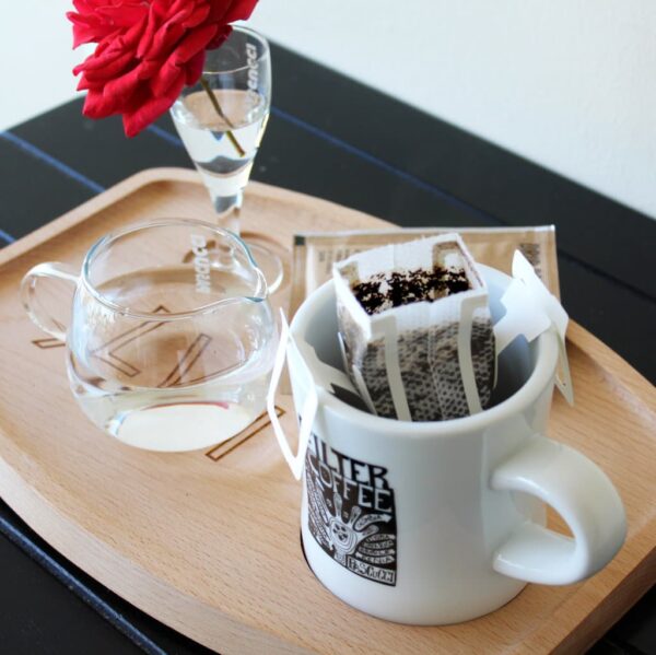 Combo Vassoio in legno XLVI + Mug “Filter coffee” + Drip coffee Golden sack - immagine 2